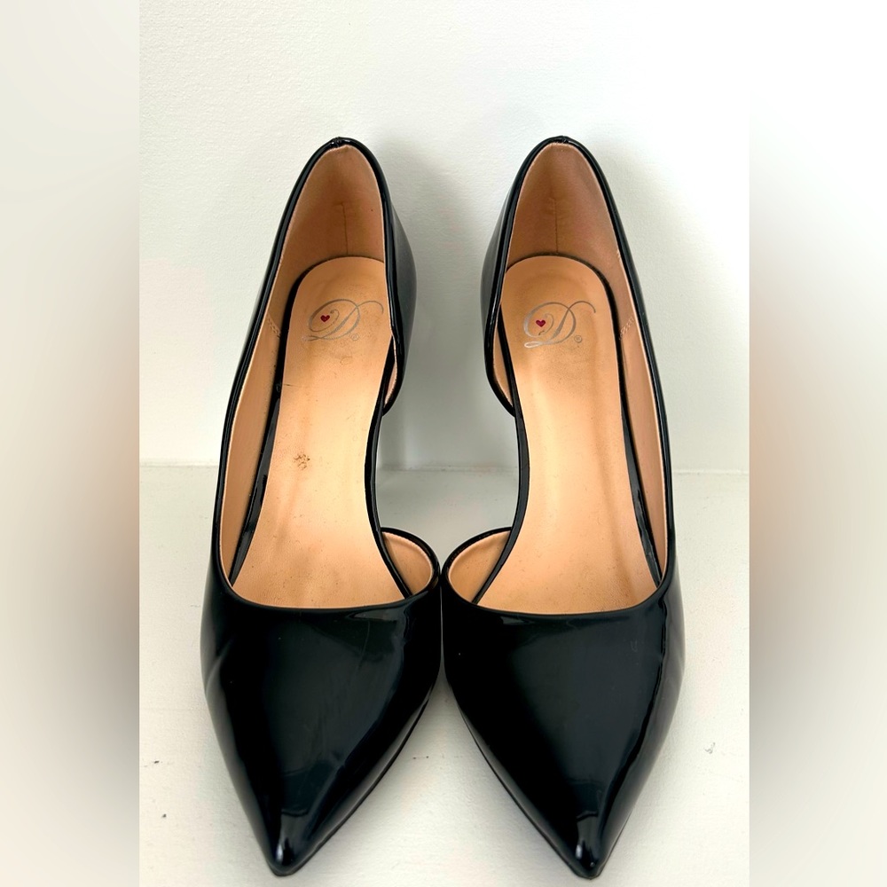 Women’s patent black heels size 8.5. Worn once